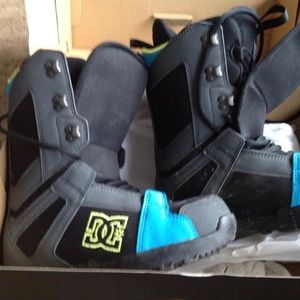⚠️CLEARANCE⬇️⬇️reduced⬇️⚠️DC men’s snowboard boots